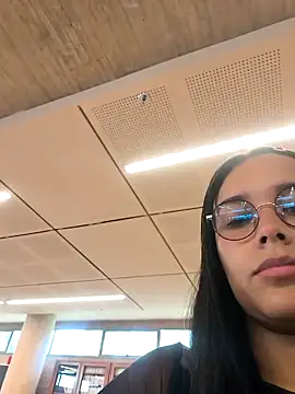 Snapshot of Annya-sweet chatting on October 1, 2025, 2:43 pm Annya-sweet online show from October 1, 2025, 2:43 pm