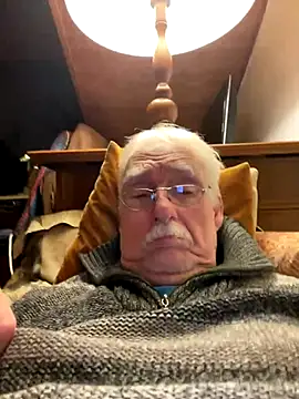 Snapshot of Steffibi1954 chatting on November 4, 2025, 5:06 pm Steffibi1954 online show from November 4, 2025, 5:06 pm