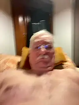 Snapshot of Steffibi1954 chatting on November 4, 2025, 4:27 am Steffibi1954 online show from November 4, 2025, 4:27 am