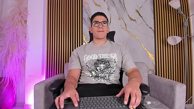 Snapshot of JeffDaltton chatting on September 13, 2025, 12:49 pm JeffDaltton online show from September 13, 2025, 12:49 pm