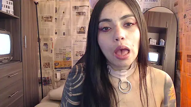 i am nina  online show from February 5, 2026, 8:37 pm