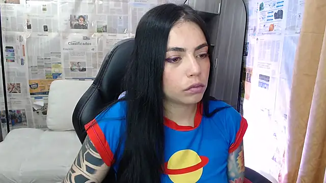 i am nina  online show from September 23, 2025, 11:01 pm