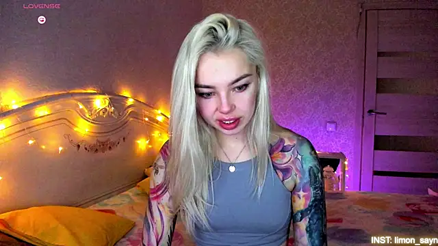 LillyMoure  online show from March 4, 2026, 11:56 pm