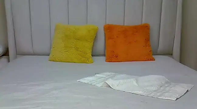  heavenlysent online show from March 17, 2025, 1:35 am