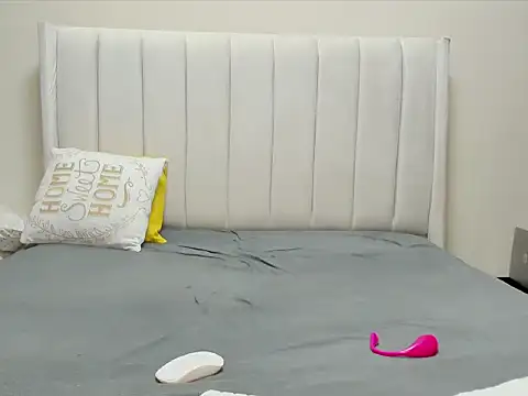  heavenlysent online show from November 5, 2025, 1:42 am