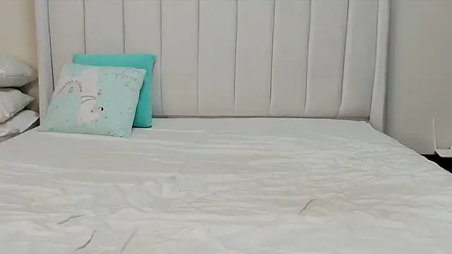  heavenlysent online show from April 17, 2026, 2:14 am