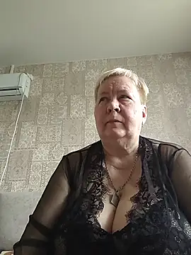 Snapshot of EffectFiona chatting on May 8, 2026, 11:47 am EffectFiona online show from May 8, 2026, 11:47 am