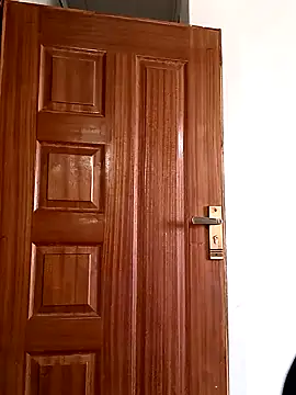 Prettybecs online show from December 5, 2024, 8:05 am