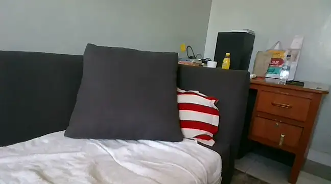 Prettybecs online show from February 8, 2025, 12:28 pm