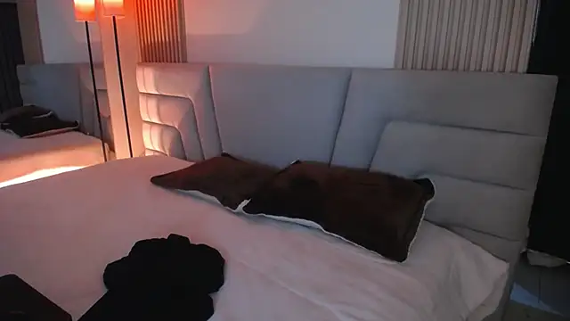 Miss Loise online show from February 9, 2026, 3:59 am