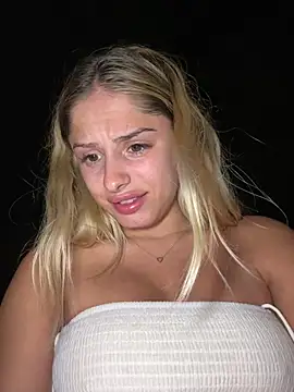 Snapshot of BritneyDimond chatting on December 25, 2024, 10:05 pm BritneyDimond online show from December 25, 2024, 10:05 pm