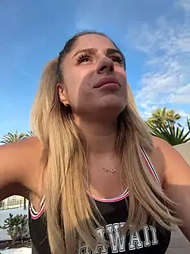 Snapshot of BritneyDimond chatting on December 8, 2024, 5:22 pm BritneyDimond online show from December 8, 2024, 5:22 pm