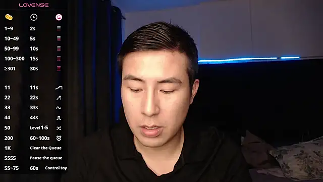 andrewmhilton  online show from November 17, 2025, 7:01 am