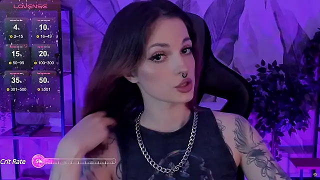 Snapshot of BratzieDarsie chatting on March 4, 2025, 8:24 am BratzieDarsie online show from March 4, 2025, 8:24 am