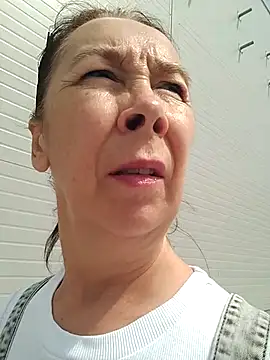 Snapshot of Celine_Faer1 chatting on May 28, 2026, 7:27 am Celine Faer1 online show from May 28, 2026, 7:27 am