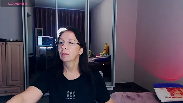 Snapshot of Celine_Faer1 chatting on April 29, 2026, 2:49 am Celine Faer1 online show from April 29, 2026, 2:49 am