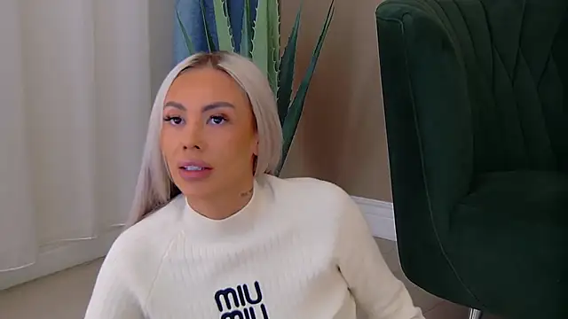 Bailey Rush online show from December 15, 2025, 6:03 pm