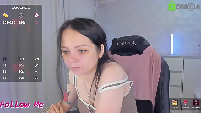 Snapshot of AnnyHoney_ chatting on June 18, 2026, 11:48 am AnnyHoney online show from June 18, 2026, 11:48 am