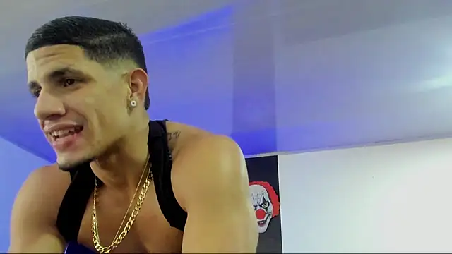 Snapshot of jhonnysnow17 chatting on March 16, 2025, 8:32 am jhonnysnow17 online show from March 16, 2025, 8:32 am