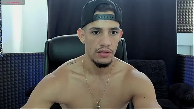 jhonnysnow17 online show from May 29, 2026, 3:51 pm