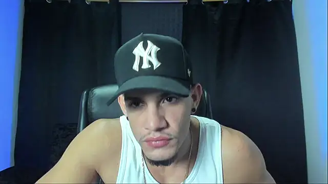 Snapshot of jhonnysnow17 chatting on September 20, 2025, 5:01 am jhonnysnow17 online show from September 20, 2025, 5:01 am