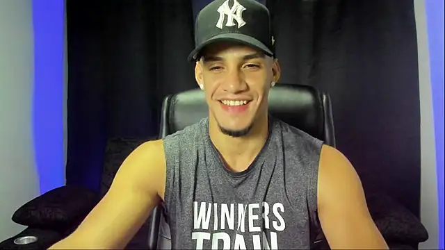 Snapshot of jhonnysnow17 chatting on September 27, 2025, 5:13 am jhonnysnow17 online show from September 27, 2025, 5:13 am