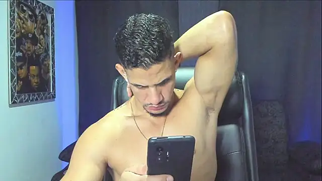 Snapshot of jhonnysnow17 chatting on December 16, 2025, 3:22 am jhonnysnow17 online show from December 16, 2025, 3:22 am