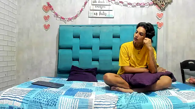 chicamir22 online show from November 1, 2025, 7:30 pm