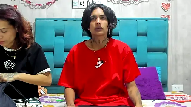 chicamir22 online show from September 12, 2025, 12:33 am