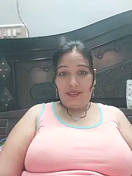 Snapshot of Poojabhabi101 chatting on May 14, 2026, 6:32 am Poojabhabi101 online show from May 14, 2026, 6:32 am
