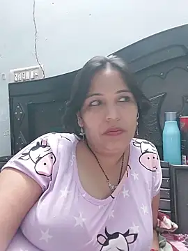 Snapshot of Poojabhabi101 chatting on May 15, 2026, 6:17 pm Poojabhabi101 online show from May 15, 2026, 6:17 pm