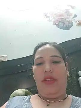 Snapshot of Poojabhabi101 chatting on July 14, 2026, 5:12 am Poojabhabi101 online show from July 14, 2026, 5:12 am