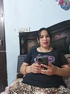Snapshot of Poojabhabi101 chatting on June 18, 2026, 7:29 am Poojabhabi101 online show from June 18, 2026, 7:29 am