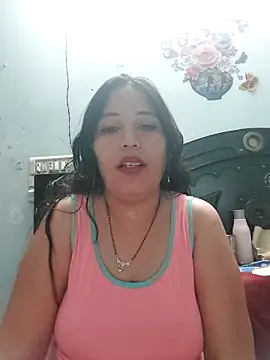 Snapshot of Poojabhabi101 chatting on May 8, 2026, 6:17 am Poojabhabi101 online show from May 8, 2026, 6:17 am
