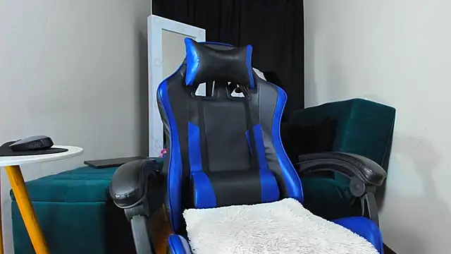 Snapshot of LiamCossio_ chatting on January 9, 2025, 11:34 pm LiamCossio  online show from January 9, 2025, 11:34 pm