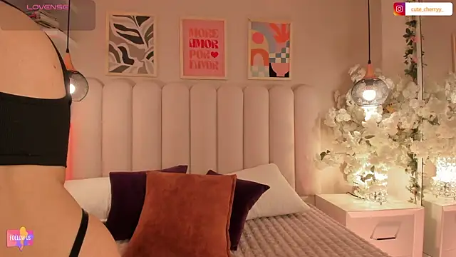 Snapshot of cute__cherry_ chatting on October 28, 2025, 8:52 pm cute cherry online show from October 28, 2025, 8:52 pm