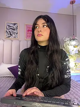 Snapshot of cute__cherry_ chatting on October 31, 2025, 8:38 pm cute cherry online show from October 31, 2025, 8:38 pm