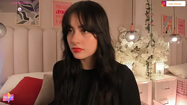 Snapshot of cute__cherry_ chatting on October 27, 2025, 9:27 pm cute cherry online show from October 27, 2025, 9:27 pm