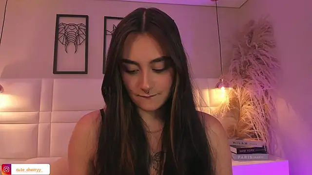 Snapshot of cute__cherry_ chatting on May 2, 2026, 4:18 am cute cherry online show from May 2, 2026, 4:18 am