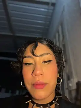 ZahaRoseee online show from March 29, 2026, 12:01 am