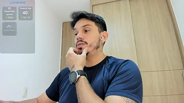 Snapshot of alejandro_stark chatting on November 5, 2025, 10:40 am alejandro stark online show from November 5, 2025, 10:40 am