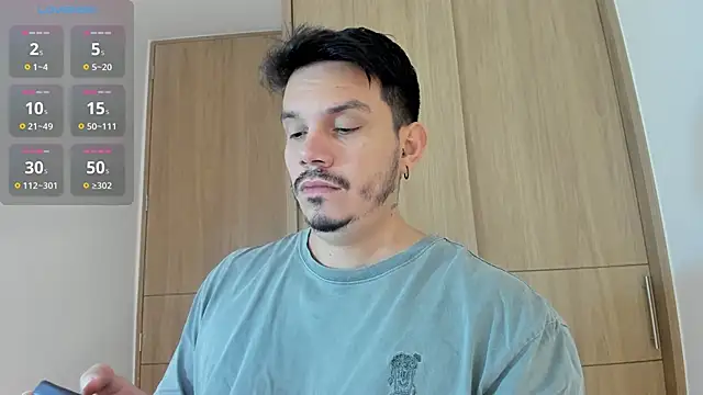 Snapshot of alejandro_stark chatting on December 21, 2025, 10:06 am alejandro stark online show from December 21, 2025, 10:06 am