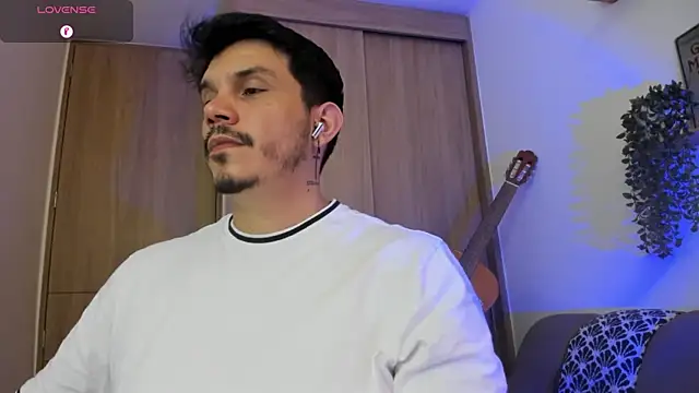 Snapshot of alejandro_stark chatting on May 5, 2026, 9:18 pm alejandro stark online show from May 5, 2026, 9:18 pm