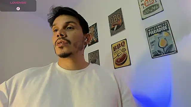 Snapshot of alejandro_stark chatting on February 1, 2026, 5:06 am alejandro stark online show from February 1, 2026, 5:06 am