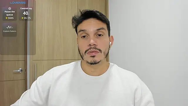 Snapshot of alejandro_stark chatting on October 18, 2025, 10:01 pm alejandro stark online show from October 18, 2025, 10:01 pm