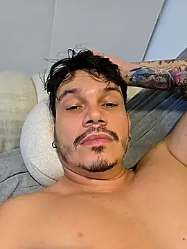 Snapshot of alejandro_stark chatting on May 2, 2026, 11:43 pm alejandro stark online show from May 2, 2026, 11:43 pm