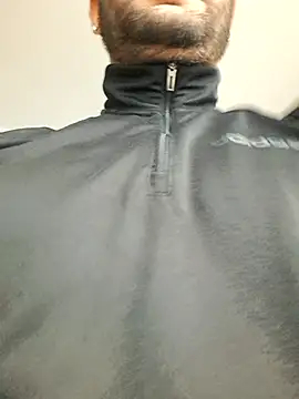 Snapshot of crisconst chatting on October 25, 2025, 3:56 pm crisconst online show from October 25, 2025, 3:56 pm