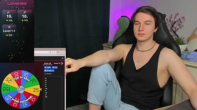 Snapshot of Vincent_Strong chatting on November 5, 2025, 9:45 am Vincent Strong online show from November 5, 2025, 9:45 am