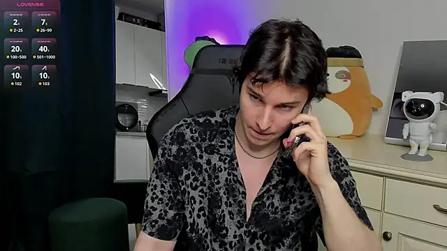 Snapshot of Vincent_Strong chatting on March 30, 2026, 12:39 pm Vincent Strong online show from March 30, 2026, 12:39 pm