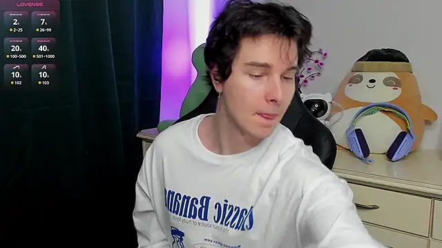 Snapshot of Vincent_Strong chatting on March 22, 2026, 12:07 pm Vincent Strong online show from March 22, 2026, 12:07 pm